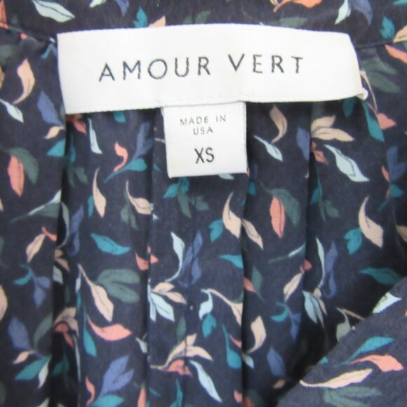 AMOUR VERT Blue Fall Leaf Pattern Silk XS V-Neck Short Sleeve Blouse - Picture 2 of 4
